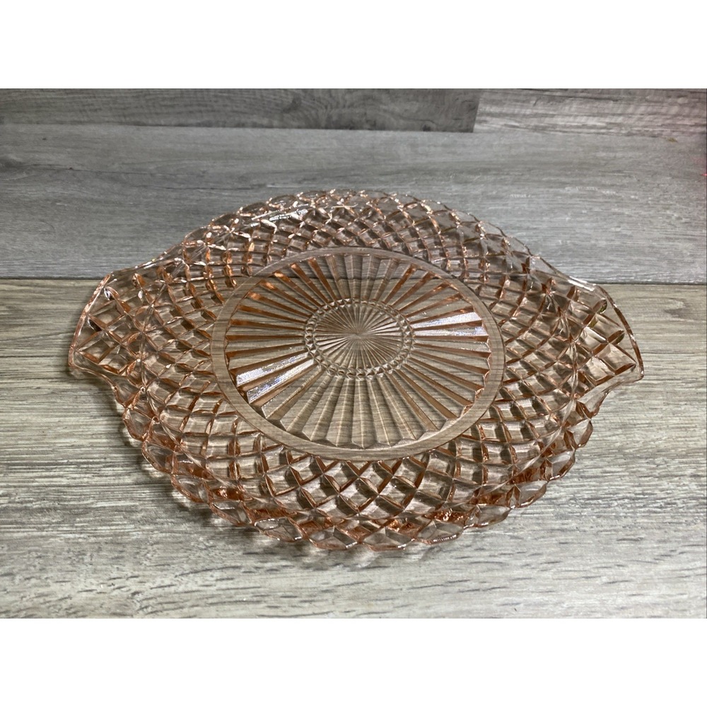 Anchor Hocking WATERFORD/WAFFLE PINK *10 1/4" HANDLED CAKE PLATE